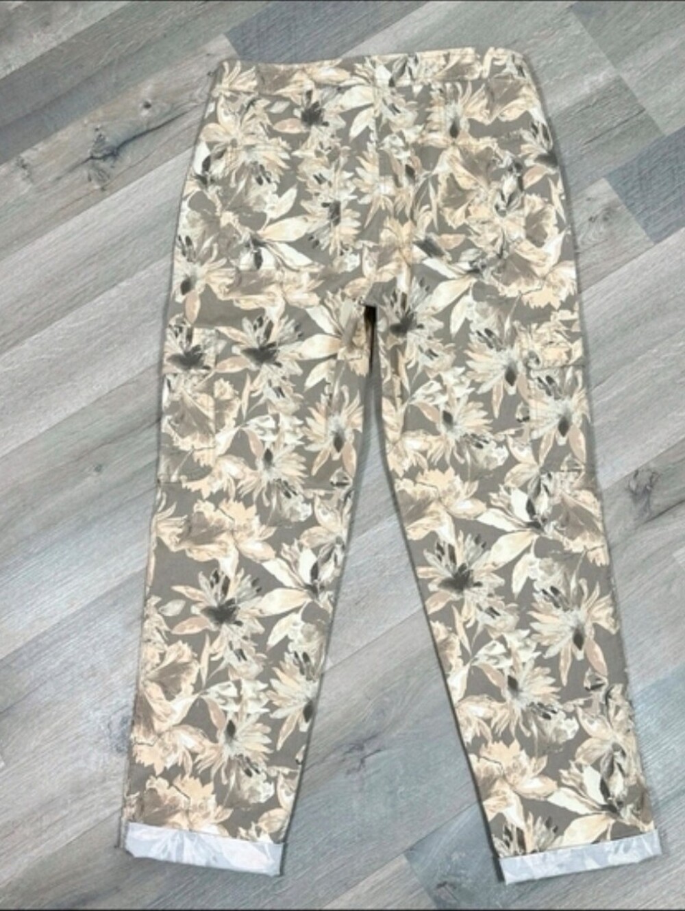 Chico's Beige and Gray Floral Chino Pants, Tropical Print Cro For Women.